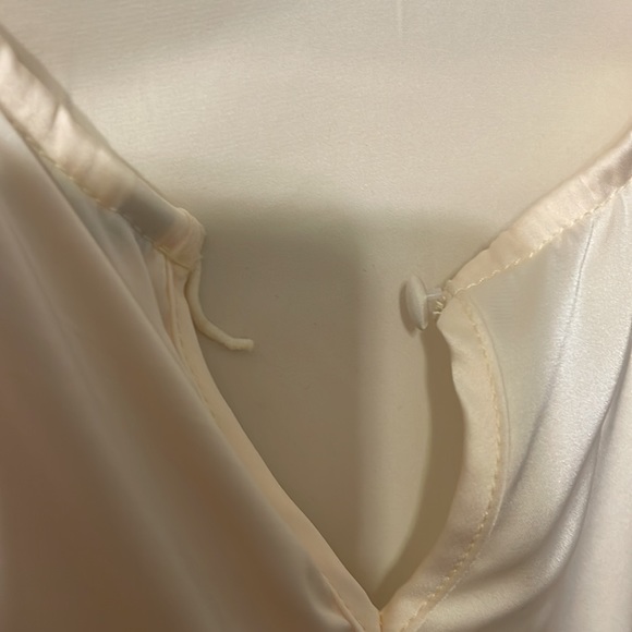 SHEIN SATIN TOP - Picture 6 of 10